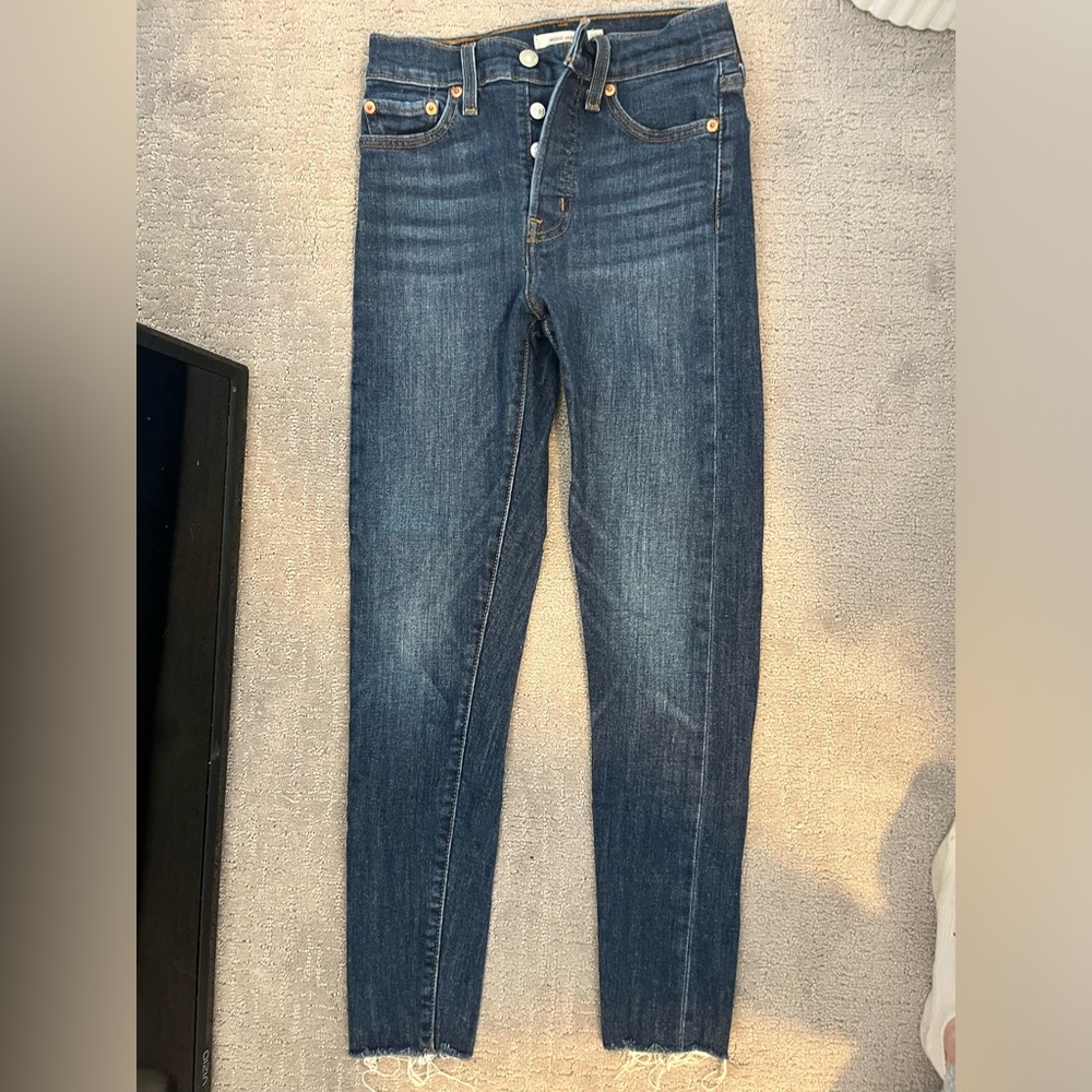 Levi’s Wedgie Skinny Botton Fly Jeans
